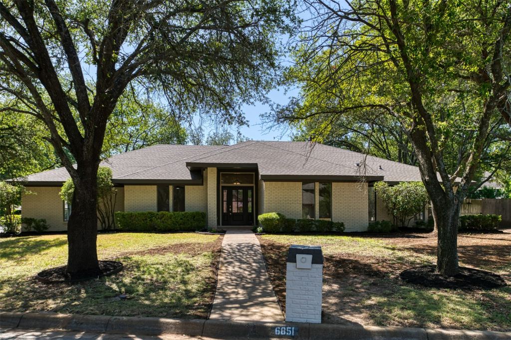 6851 Shorecrest Court, Fort Worth, TX 76132 — photo 1