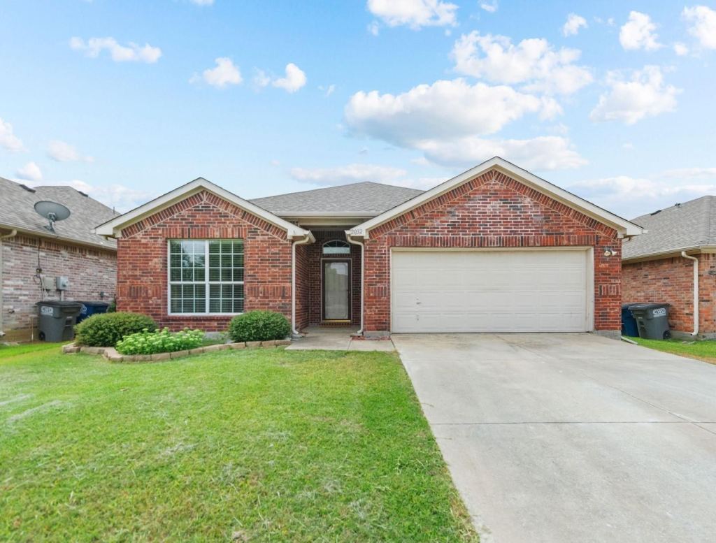 2032 Sunny Side Drive, Little Elm, TX 75068 — photo 1