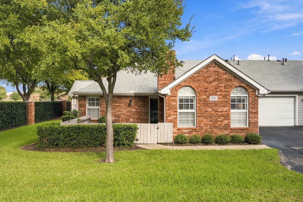 1002 Bridges Drive, Arlington, TX 76012 — photo 1