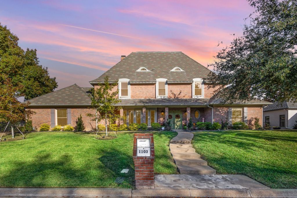 1103 Findlay Drive, Arlington, TX 76012 — photo 1