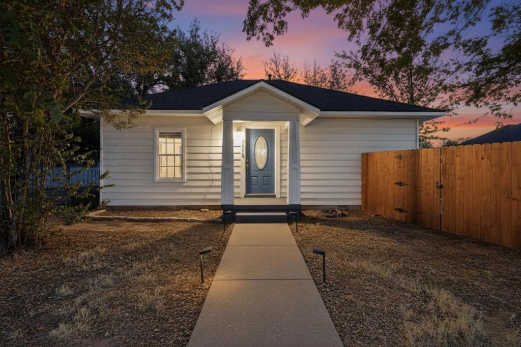 1116 Franklin Street, Weatherford, TX 76086 — photo 1