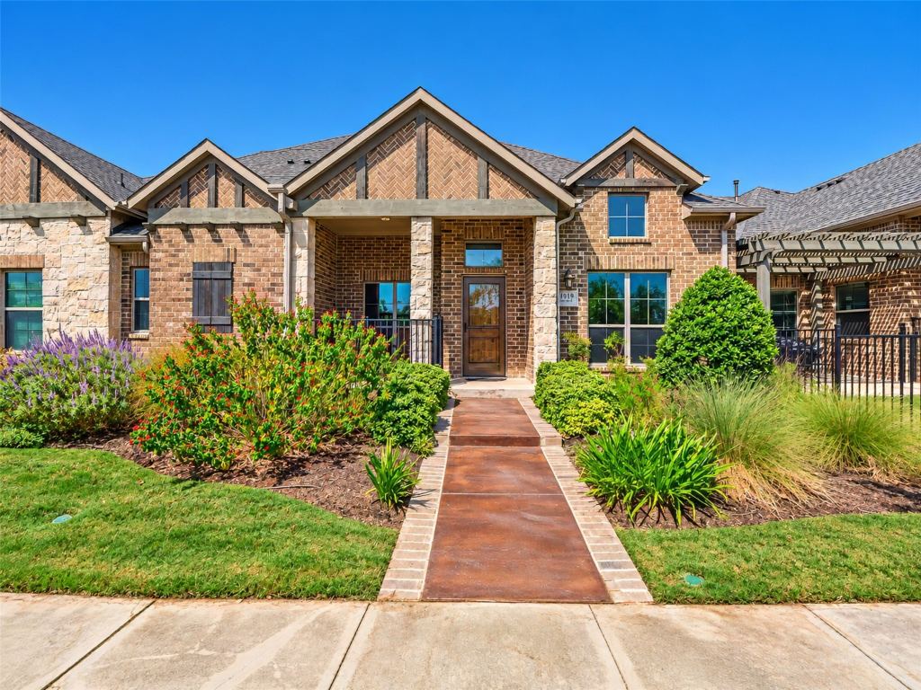 919 Birds Fort Trail, Arlington, TX 76005 — photo 1