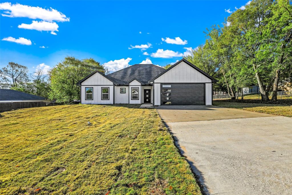 2708 Flora Lane, Denison, TX 75020 — photo 1