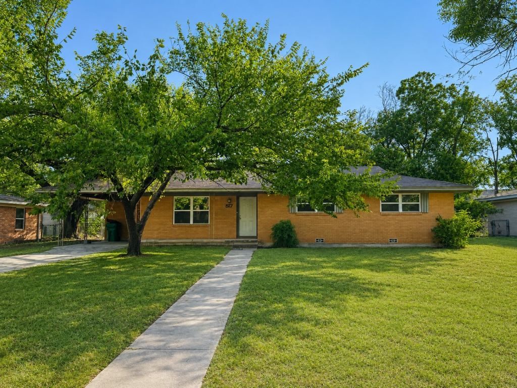 517 N LYDIA, Stephenville, TX 76401 — photo 1