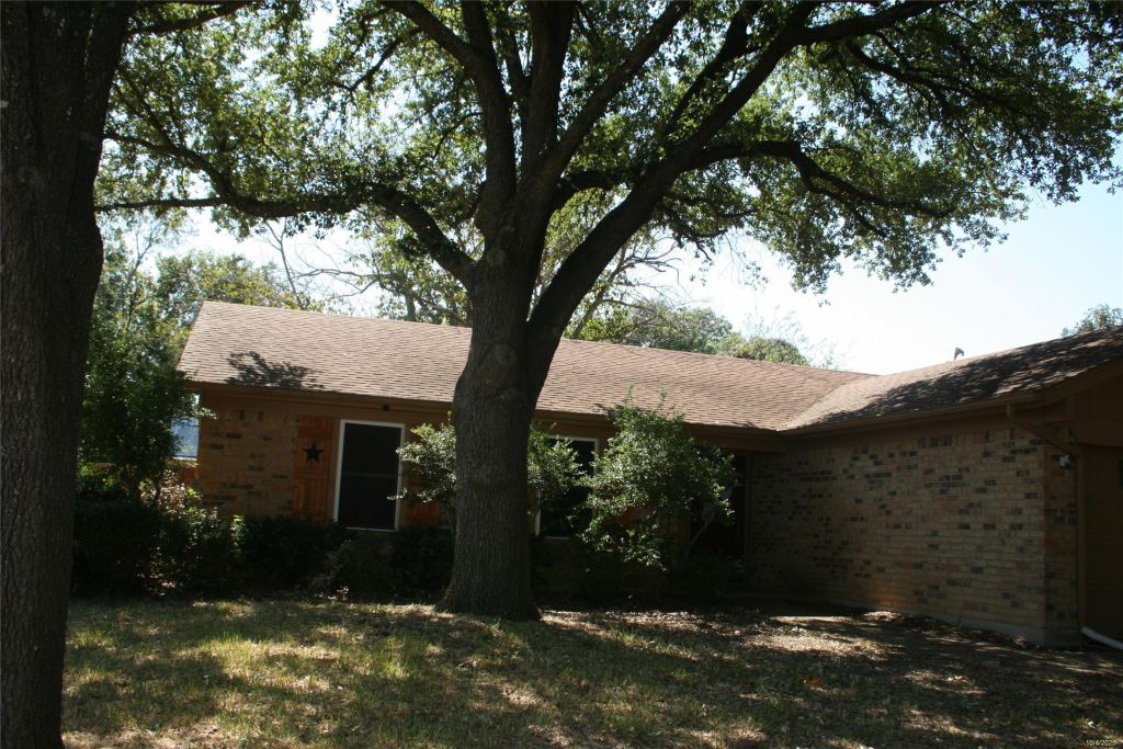 2205 Towne North Drive, Cleburne, TX 76033 — photo 1