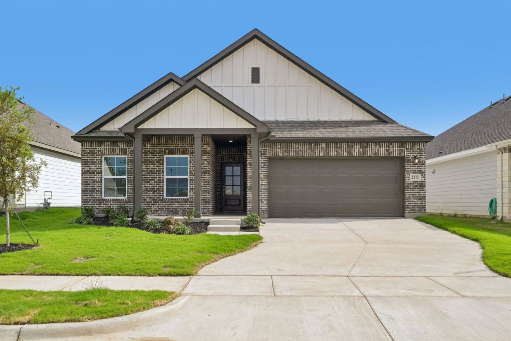 2217 Trailside Drive, Sherman, TX 75092 — photo 1