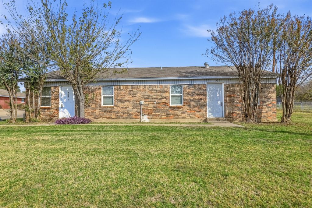 217 Joyce Street B, Weatherford, TX 76085 — photo 1