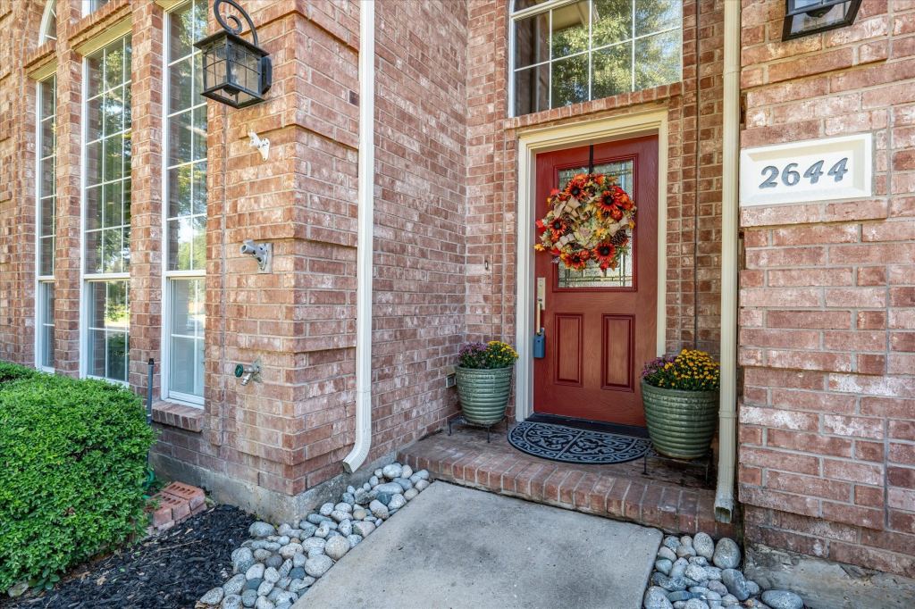 2644 Newcastle Drive, Carrollton, TX 75007 — photo 1