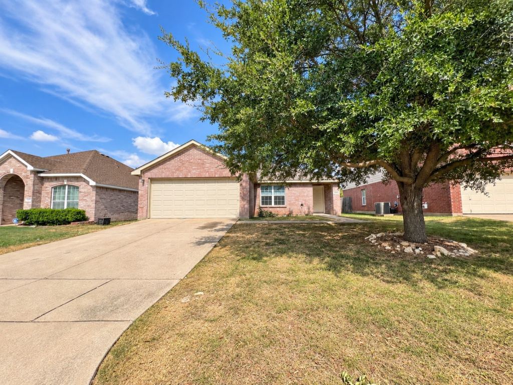 4604 Cool Ridge Court, Fort Worth, TX 76133 — photo 1