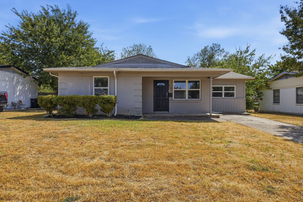 2740 Blue Ridge Drive, Mesquite, TX 75150 — photo 1