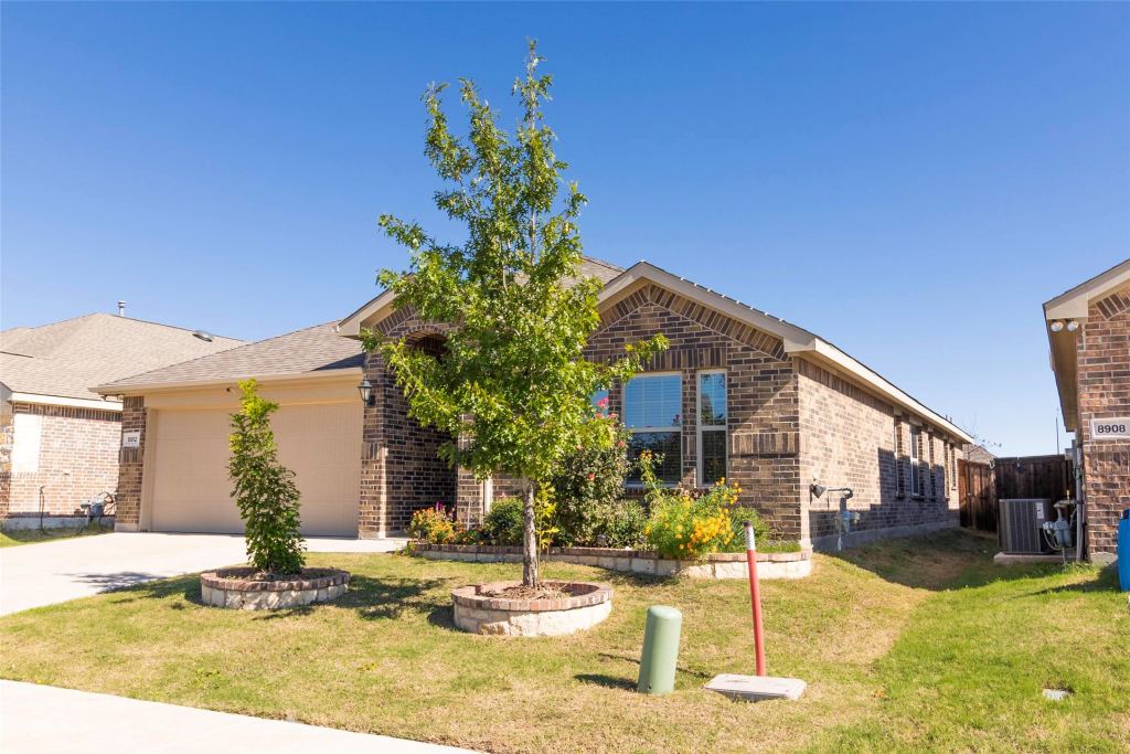 8912 Finn Lane, Fort Worth, TX 76131 — photo 1