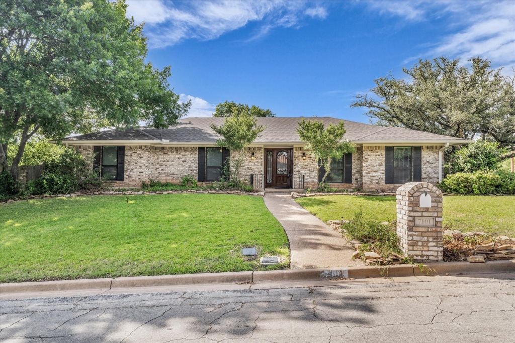 7101 Country Club Road, Waco, TX 76710 — photo 1