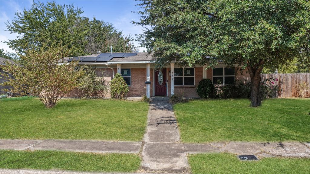 2201 Linwood Lane, Irving, TX 75061 — photo 1