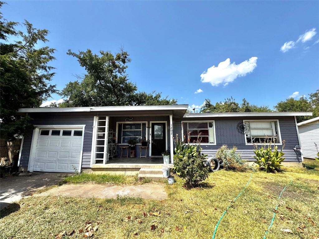 1202 Huddleston Drive, Grand Prairie, TX 75050 — photo 1