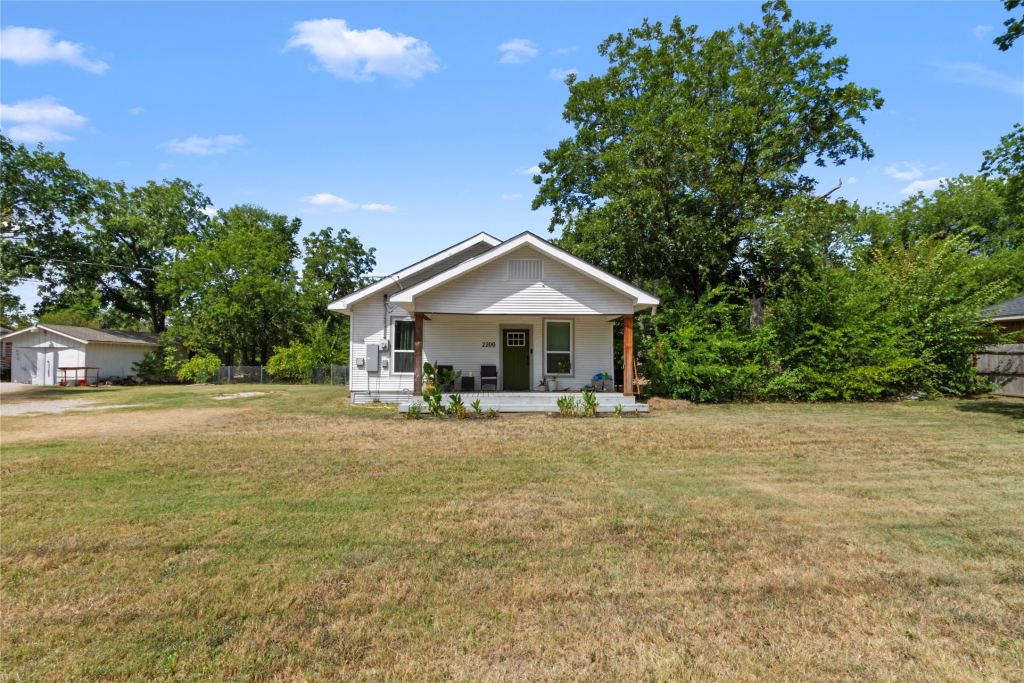 2200 N Beaton Street, Corsicana, TX 75110 — photo 1