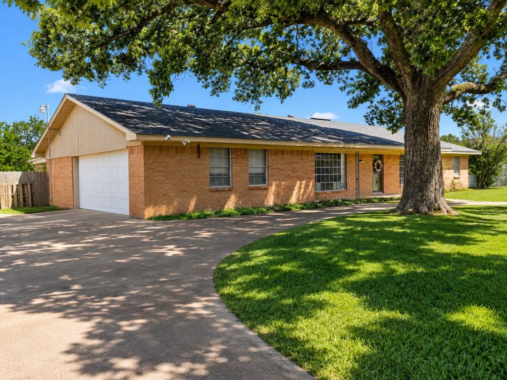 1081 Wright Street, Terrell, TX 75160 — photo 1