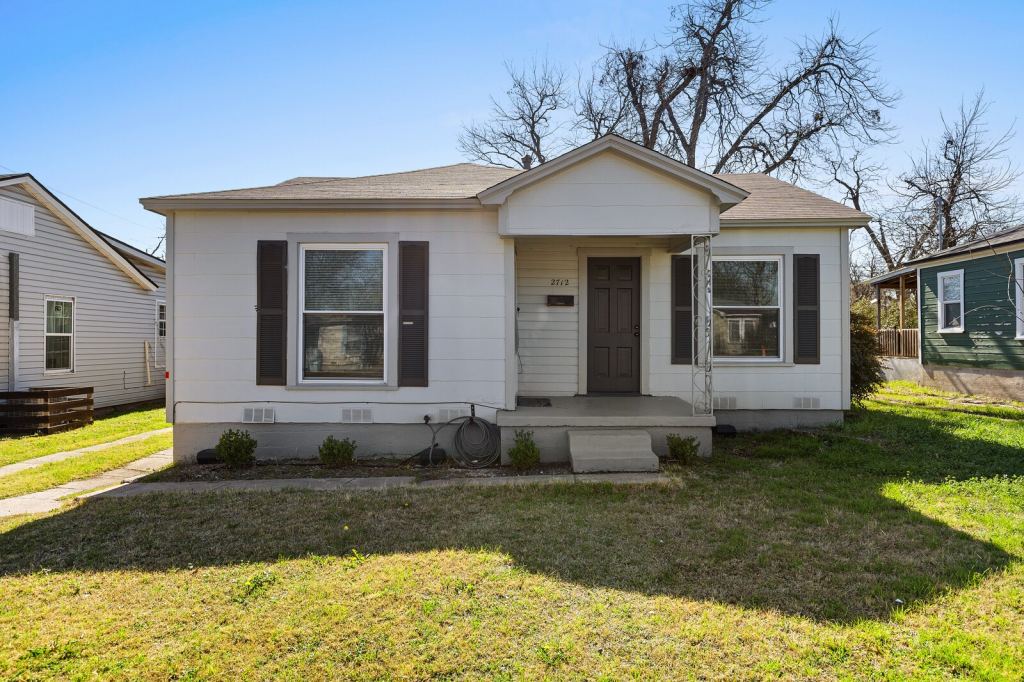 2712 Lyle Avenue, Waco, TX 76708 — photo 1