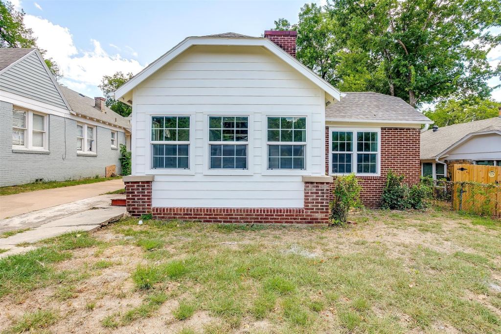 2620 Wilkinson Avenue, Fort Worth, TX 76103 — photo 1