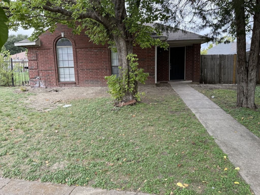 3021 Lawndale Drive, Lancaster, TX 75134 — photo 1