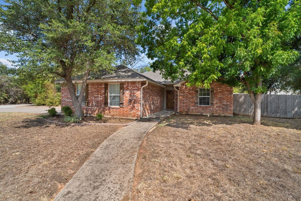130 Deanna Lane, Weatherford, TX 76087 — photo 1