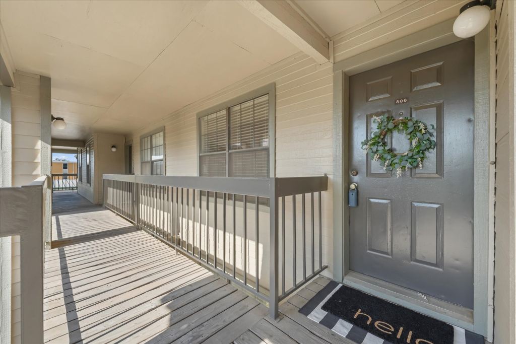 218 N Texas Boulevard 306, Denton, TX 76201 — photo 1