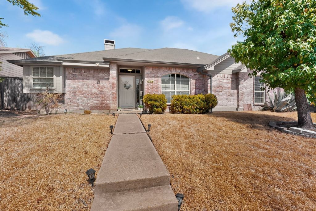 1517 Wesley Drive, Mesquite, TX 75149 — photo 1
