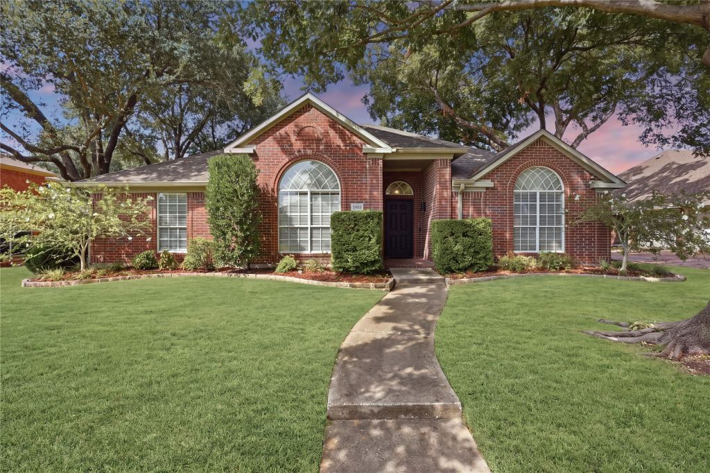 1905 Greenhill Drive, Rowlett, TX 75088 — photo 1