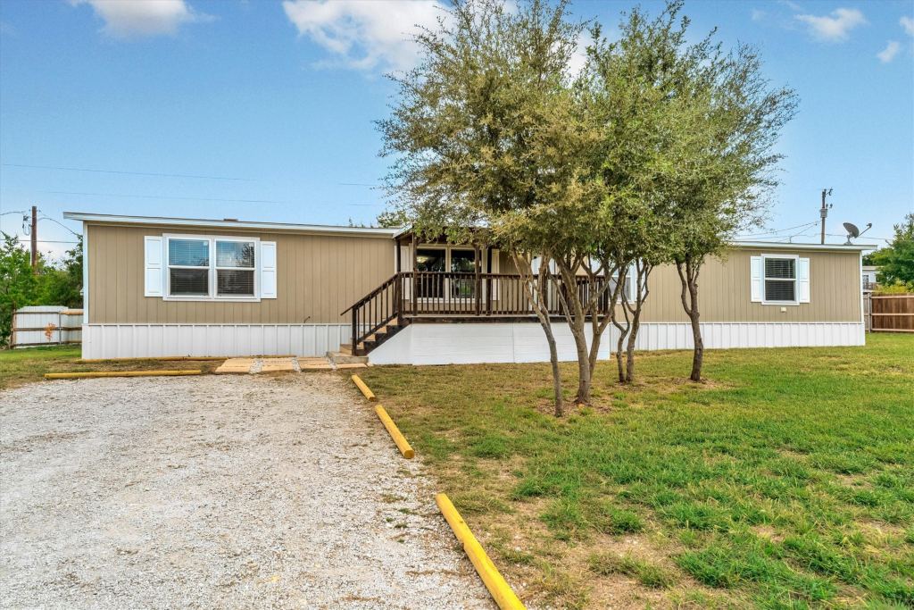 4815 Cimmaron Trail, Weatherford, TX 76087 — photo 1