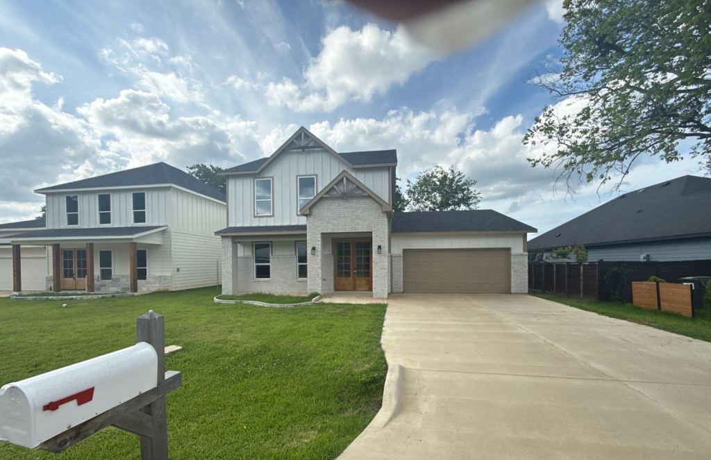 1997 Lakeview Drive, Tool, TX 75143 — photo 1