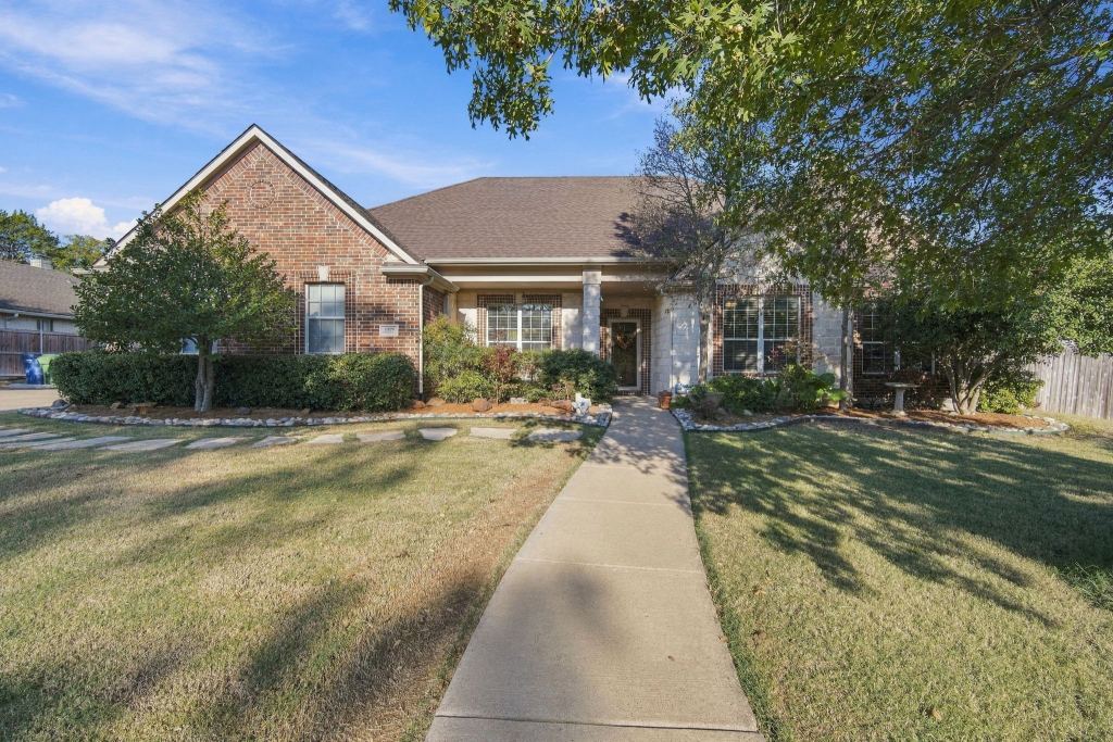 1909 Nancy Jane Circle, Garland, TX 75043 — photo 1