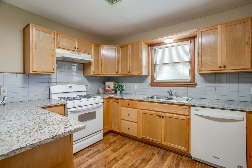601 Perry Drive, White Settlement, TX 76108 — photo 1