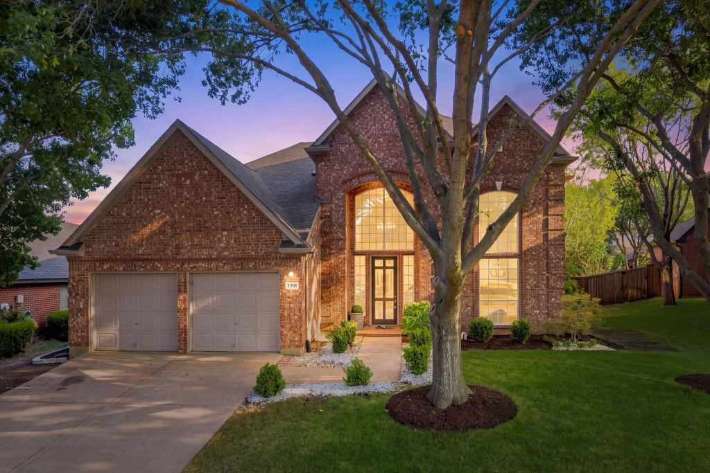 2201 Sagebrush Drive, Flower Mound, TX 75028 — photo 1