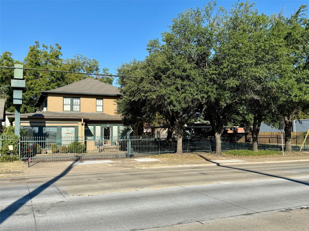 203b N Rockwall Avenue, Terrell, TX 75160 — photo 1