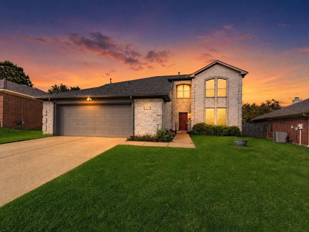 5004 Vaquero Drive, Arlington, TX 76017 — photo 1