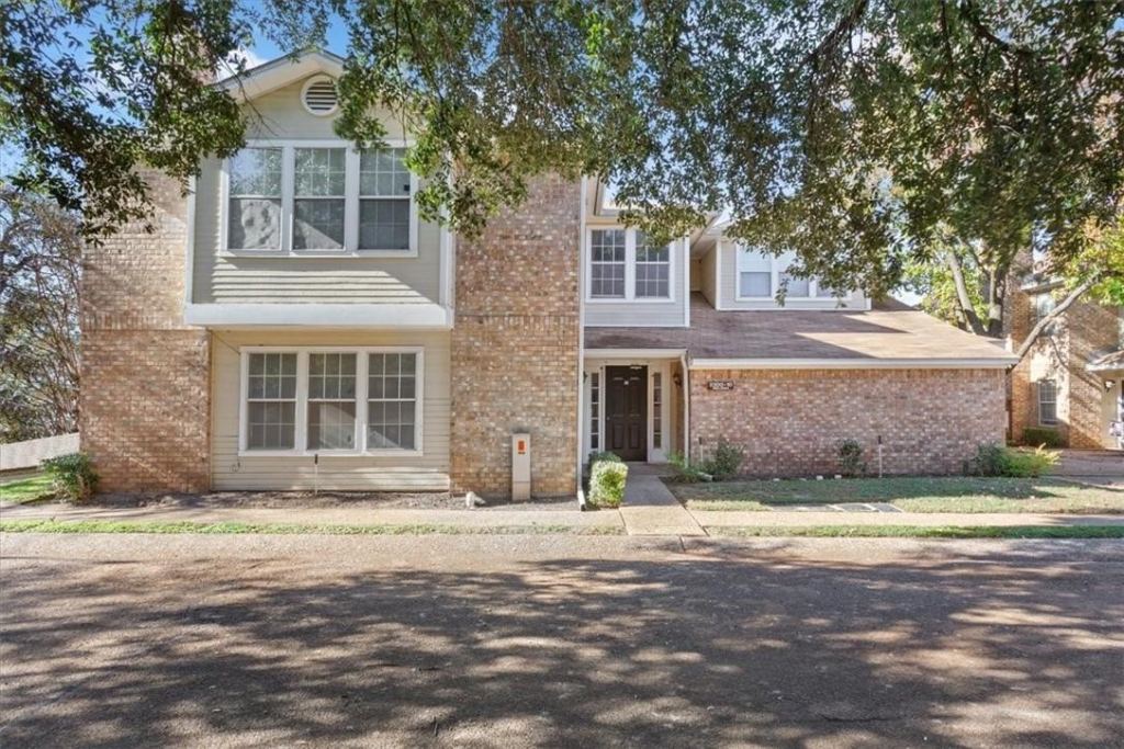 2306 Melissa Drive, Waco, TX 76708 — photo 1