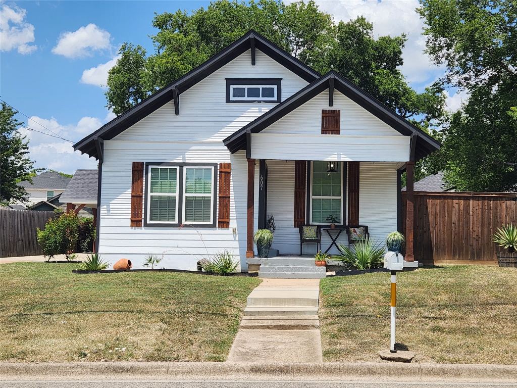 607 Dr Martin Luther King Jr Boulevard, Waxahachie, TX 75165 — photo 1