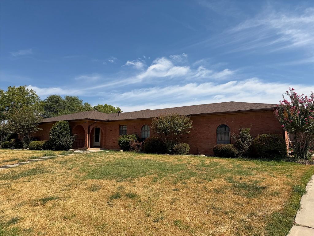 2731 Rivercrest Drive, Sherman, TX 75092 — photo 1