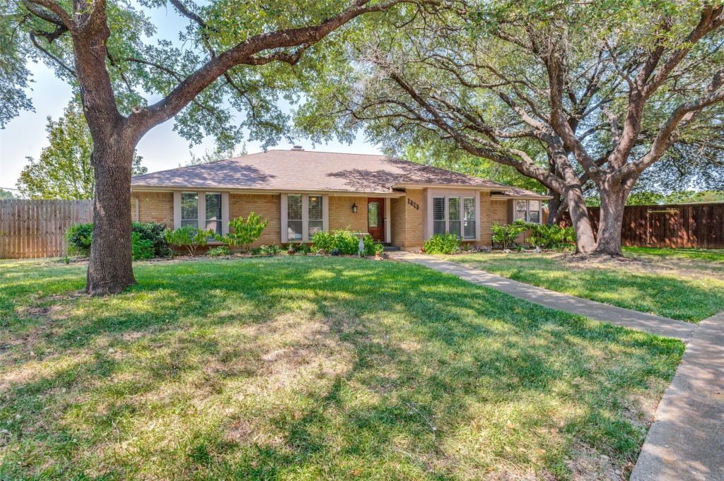 2413 Pearwood Court, Grand Prairie, TX 75050 — photo 1