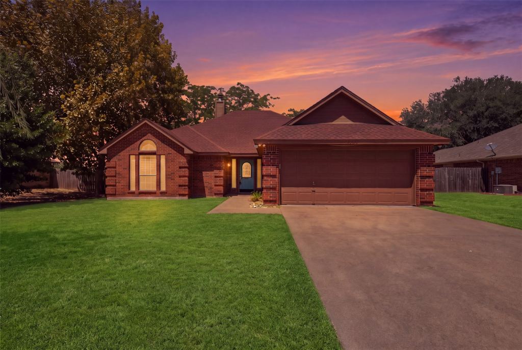 1507 Saddle Creek Court, Granbury, TX 76048 — photo 1