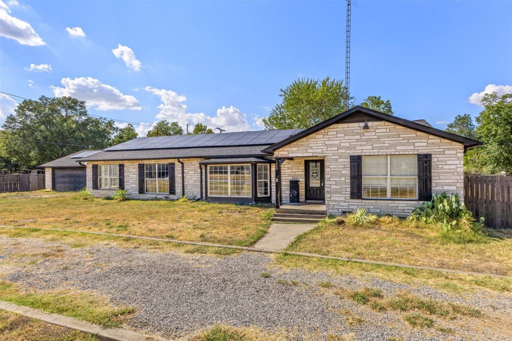 1440 Columbia Avenue, Corsicana, TX 75110 — photo 1
