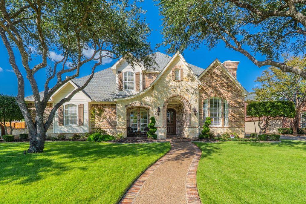 3 Lantern Drive