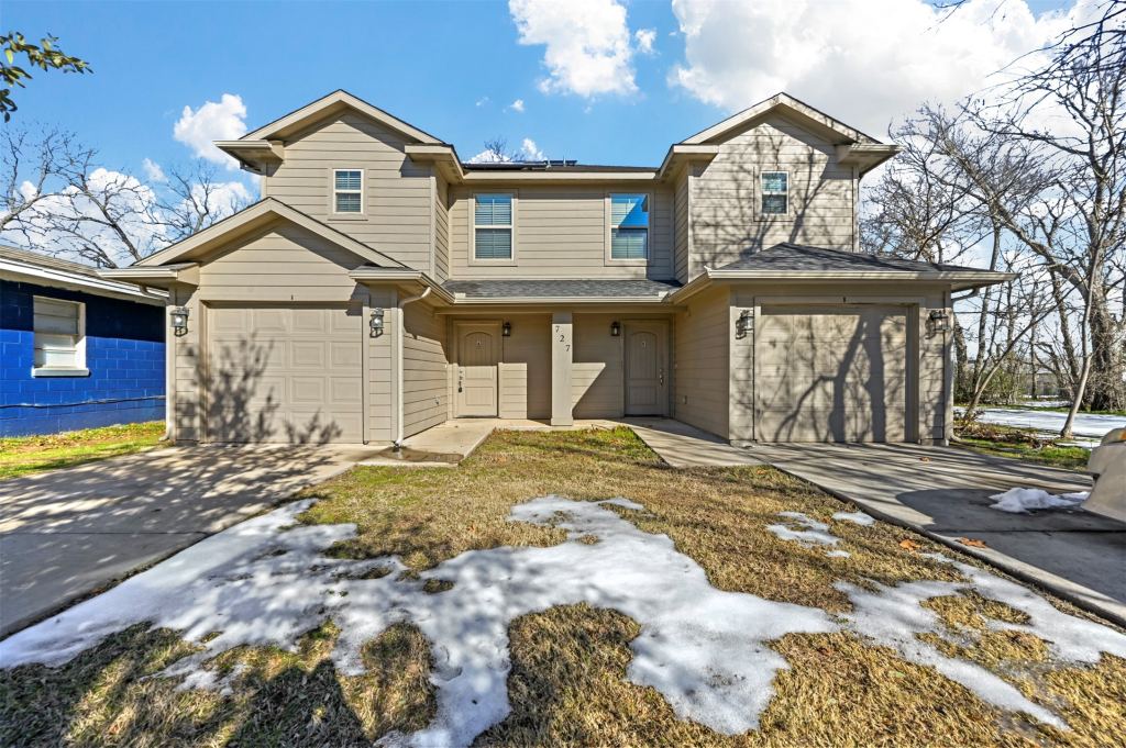 727 W Johnson Street A, Denison, TX 75020 — photo 1