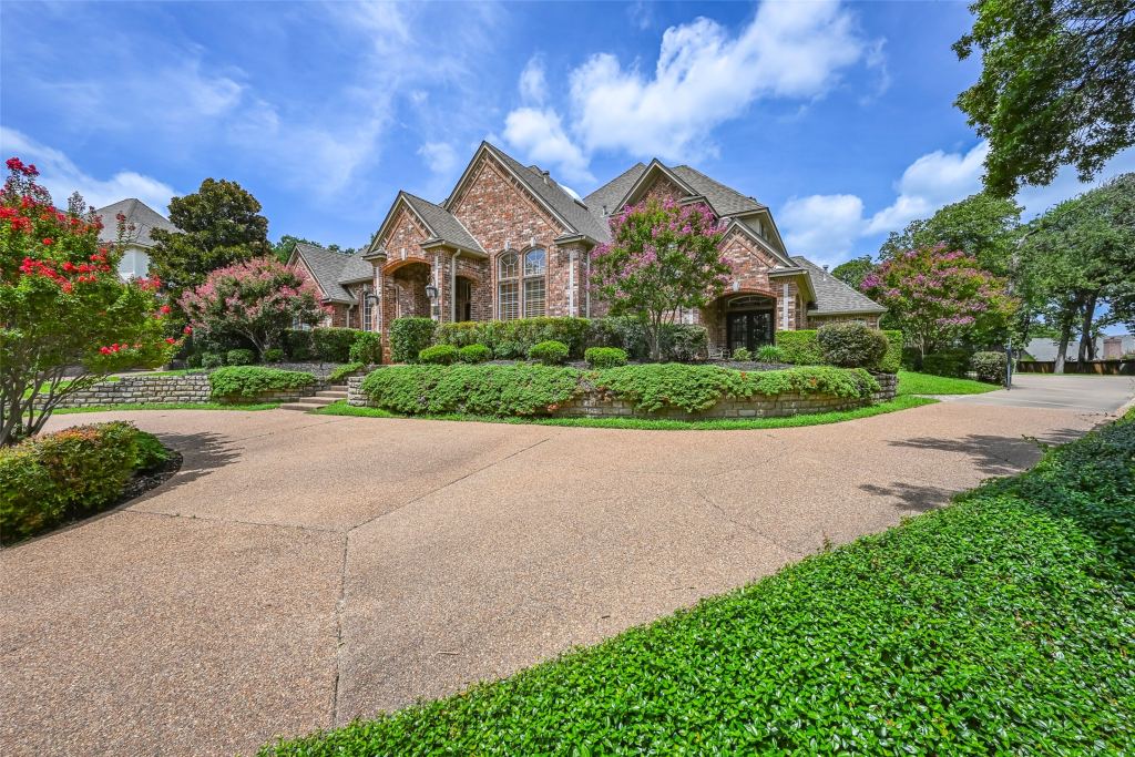 2300 Woodmoor Lane