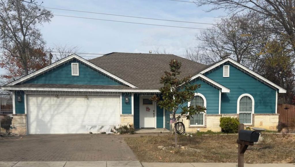 1317 Inwood Drive, Arlington, TX 76010 — photo 1
