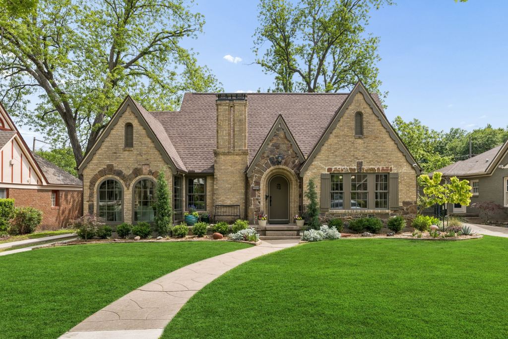 5526 Mercedes Avenue, Dallas, TX 75206 — photo 1