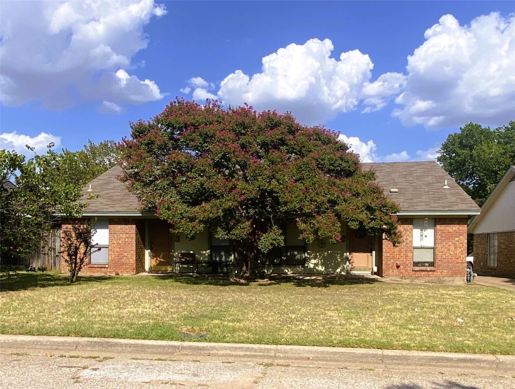 1107 Park Street, Arlington, TX 76011 — photo 1