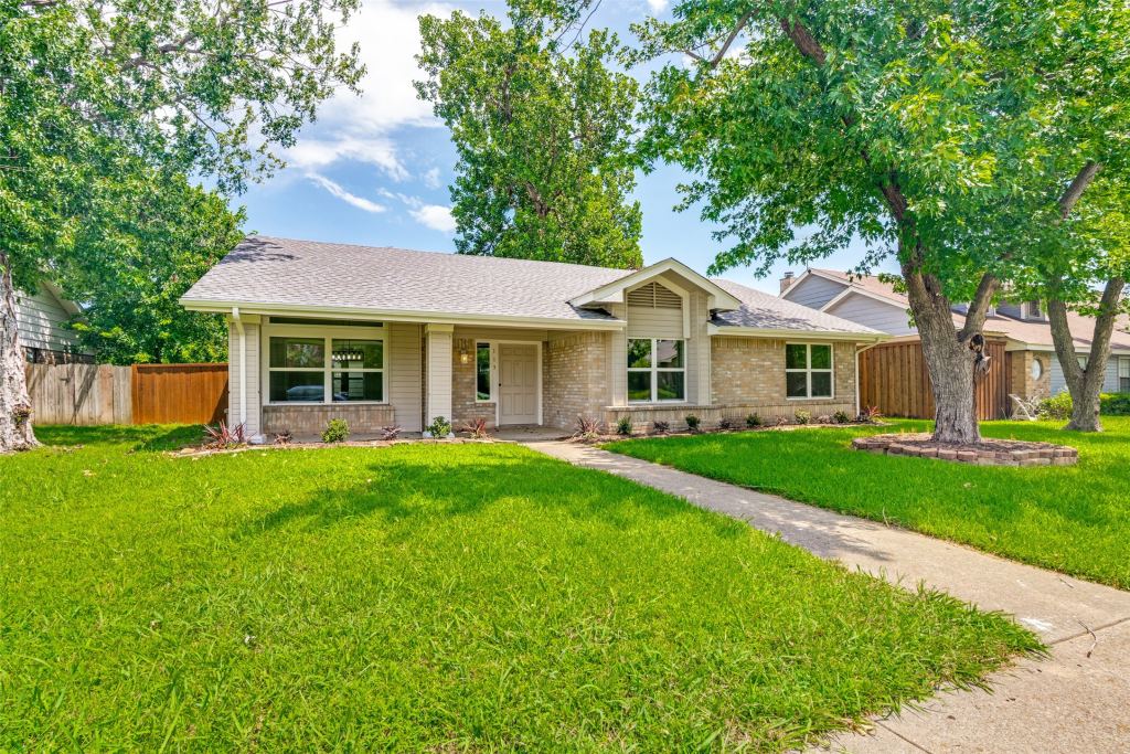 113 Country View Lane, Garland, TX 75043 — photo 1