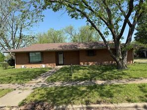 1412 Hillcrest Street, Ennis, TX 75119 — photo 1