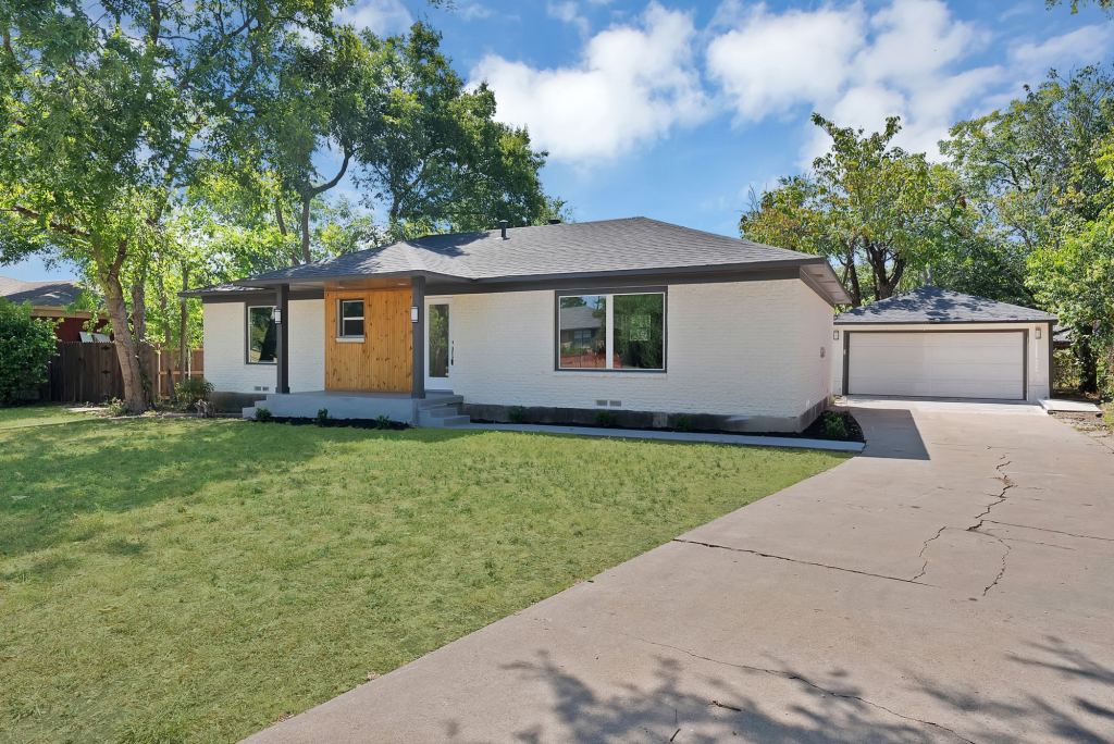 112 Laurel Street, Lancaster, TX 75134 — photo 1