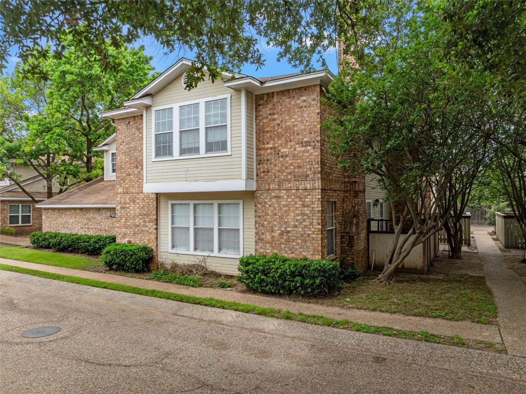 2314 Melissa Drive, Waco, TX 76708 — photo 1